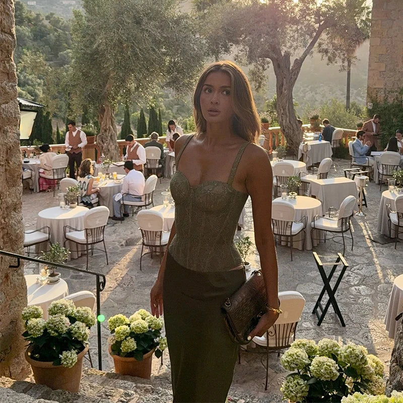 Ensemble Corset Jupe brodé effet couture – Élégance en olive