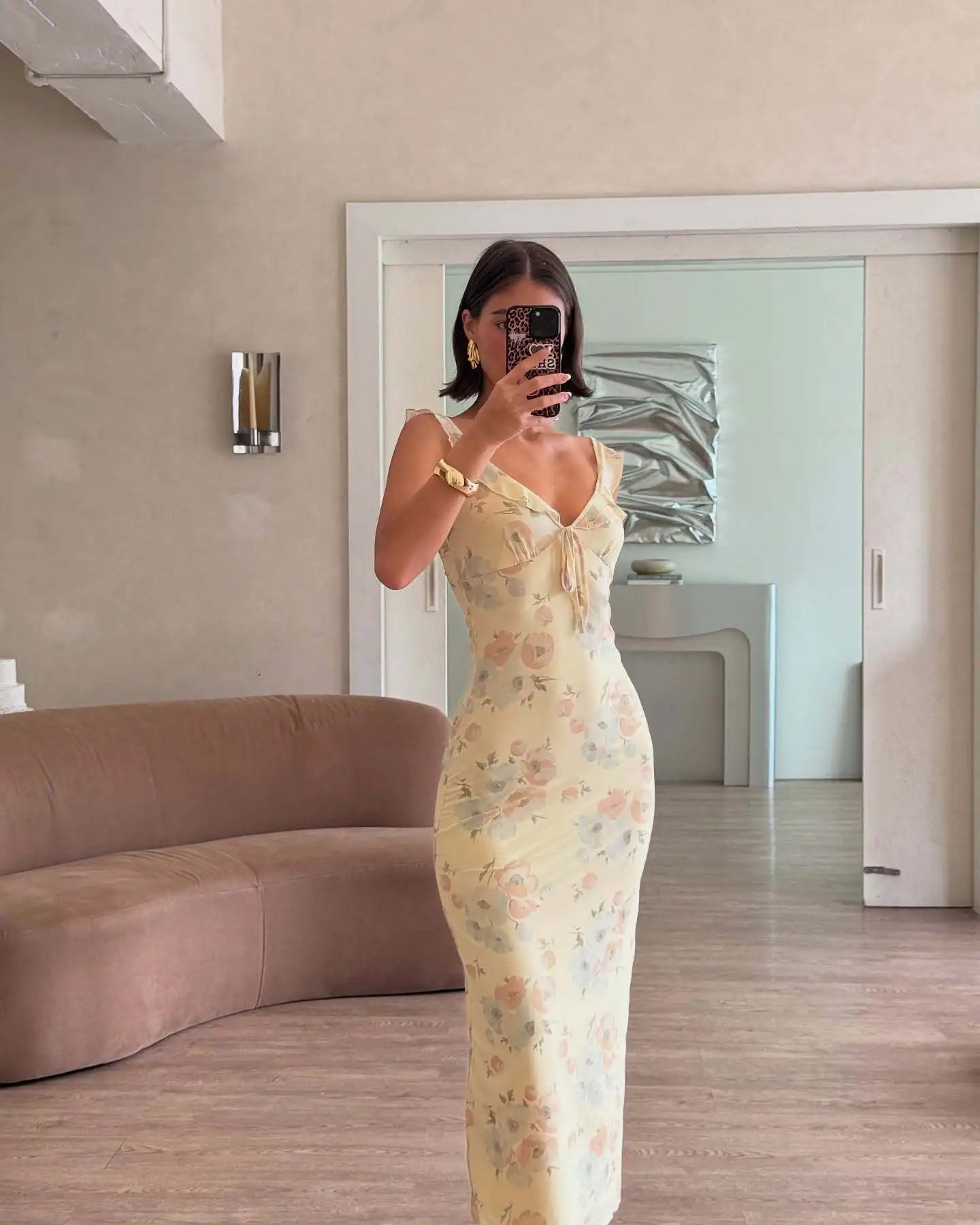 Robe “Limoncella Nights” – Élégance florale au coucher du soleil