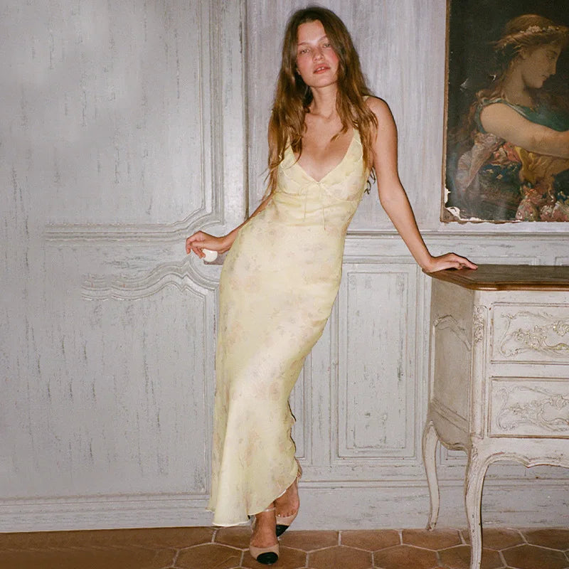 Robe “Limoncella Nights” – Élégance florale au coucher du soleil