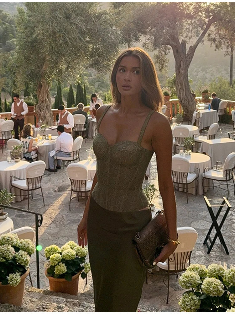 Ensemble Corset Jupe brodé effet couture – Élégance en olive