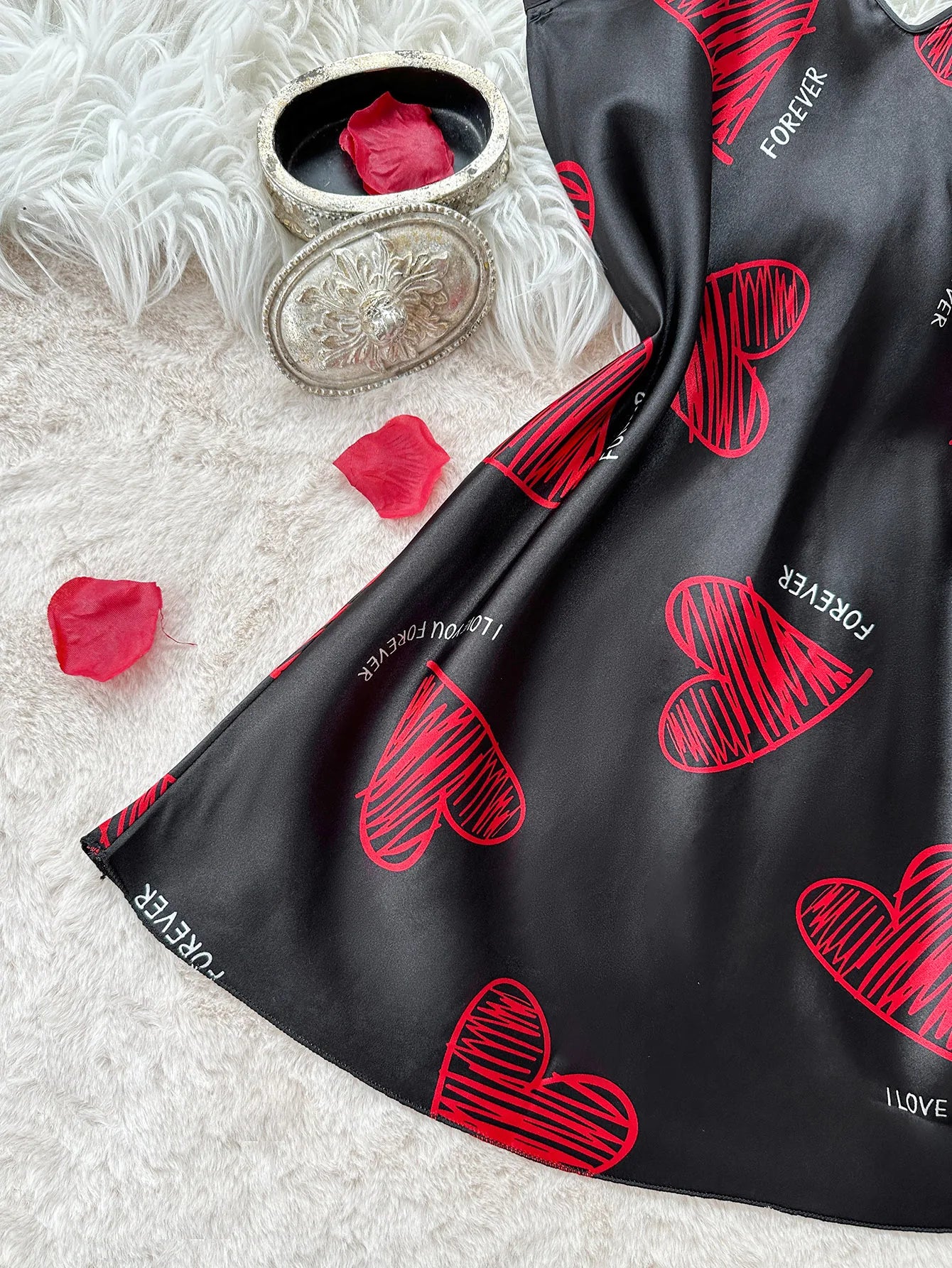 Robe Satin Amora – Robe d’intérieur imprimé lèvres