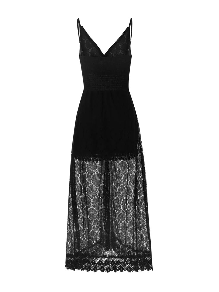 Robe Dentelle Ajournée – Sensualité & Élégance en Transparence