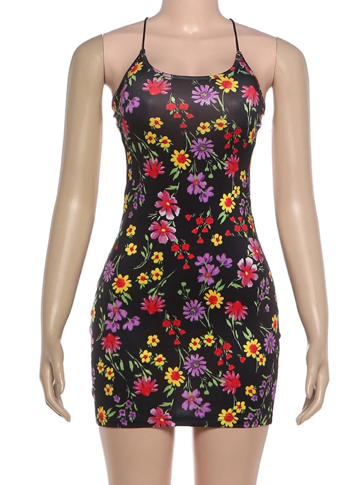 Robe Fleurie Yara – Mini robe noire imprimé floral