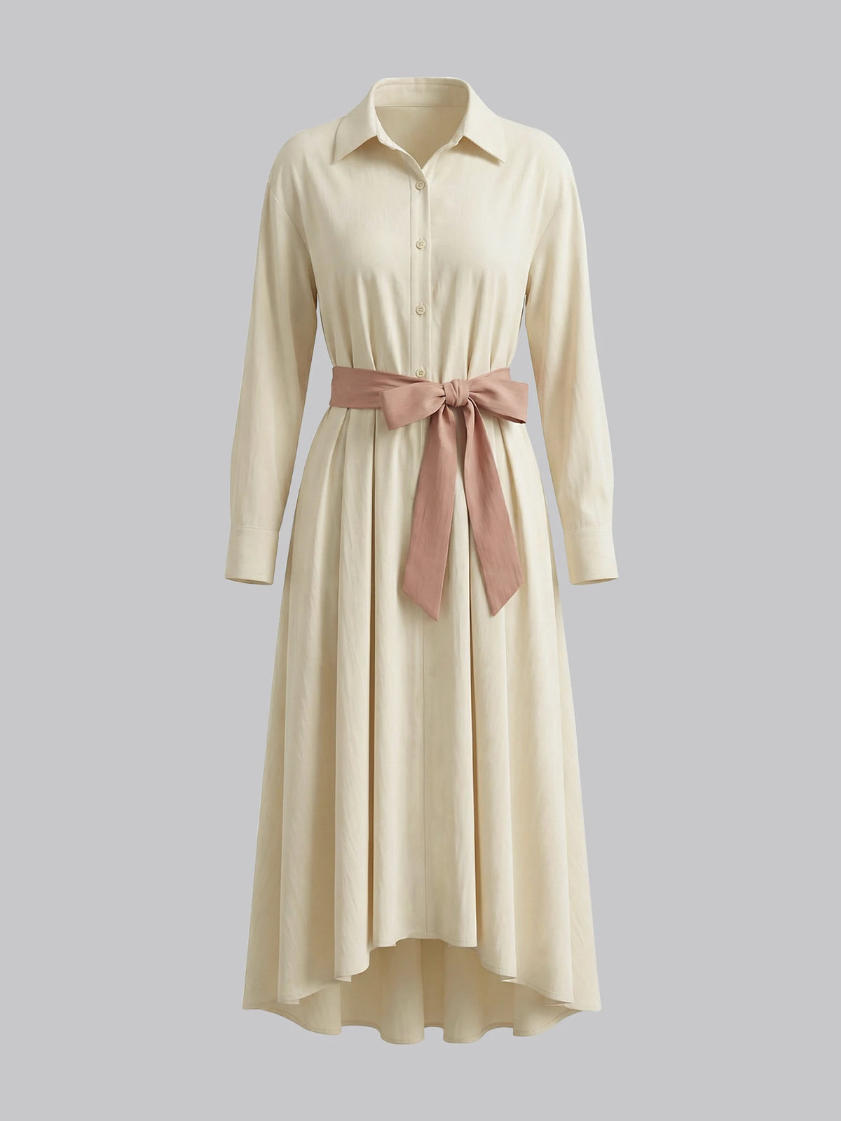 Robe chemise longue écrue présentée à plat de face