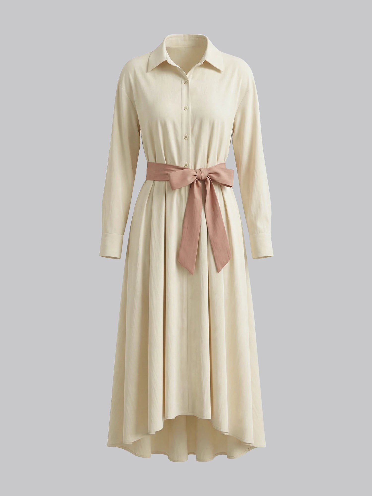 Robe chemise longue écrue présentée à plat de face