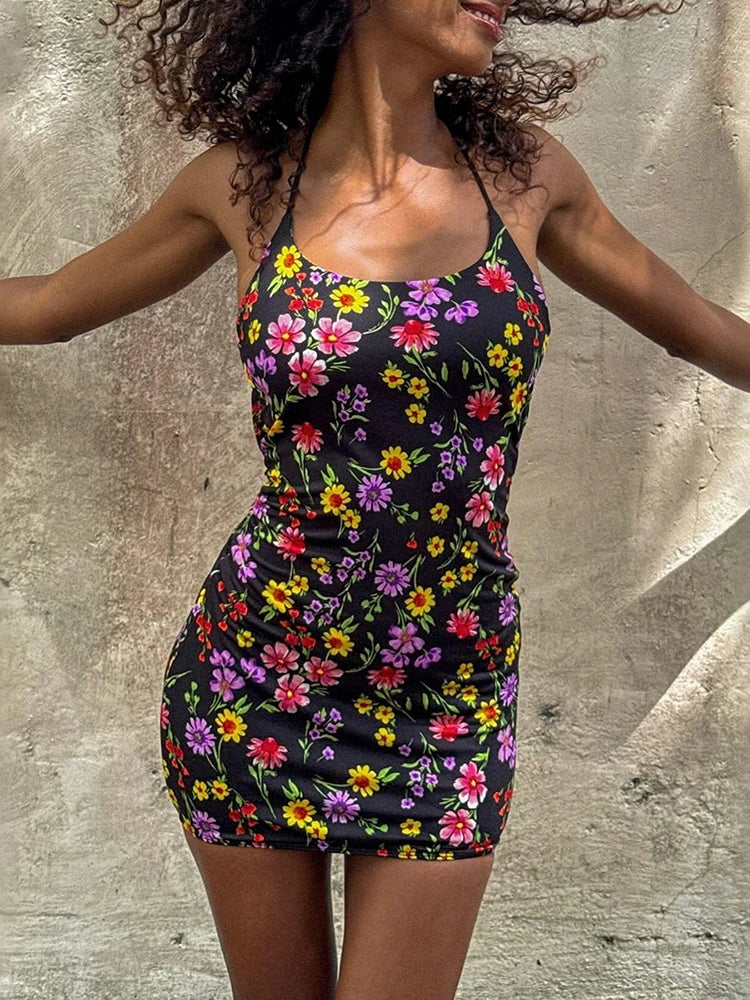 Robe Fleurie Yara – Mini robe noire imprimé floral