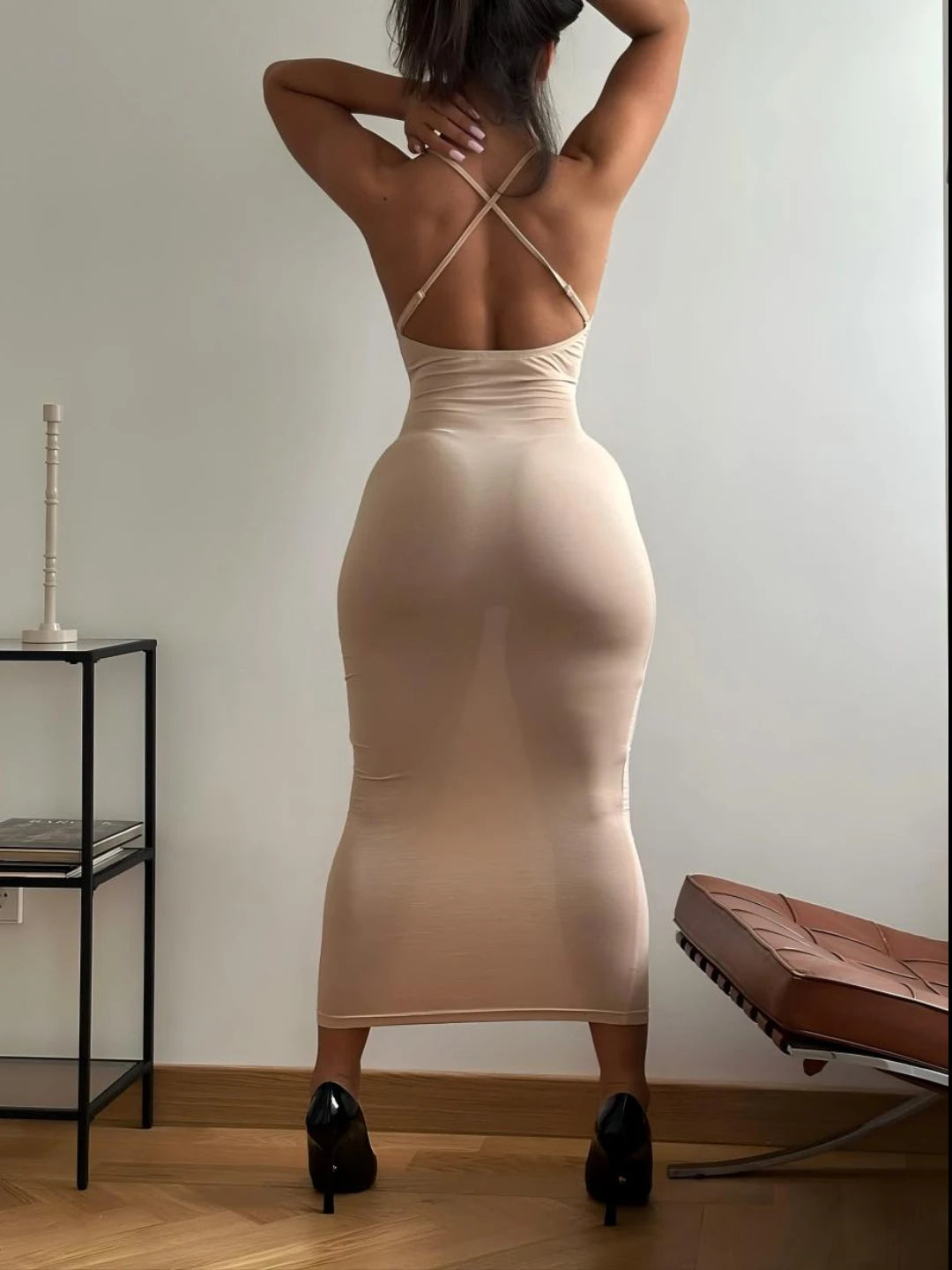 Robe Eléa midi moulante dos nu à bretelles croisées