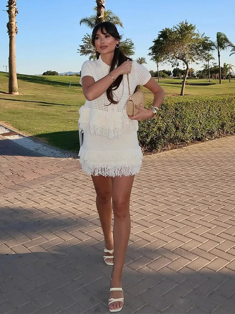Ensemble “Coconut Chic” – Haut & Jupe Frangés en Crochet