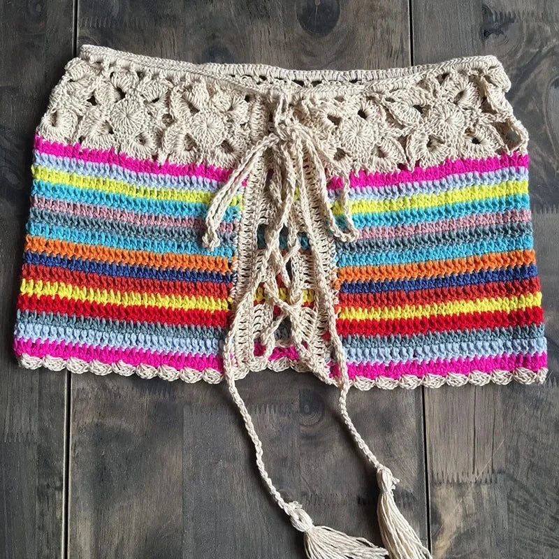 Détail dos de l’ensemble Amara en crochet, style cover-up de plage