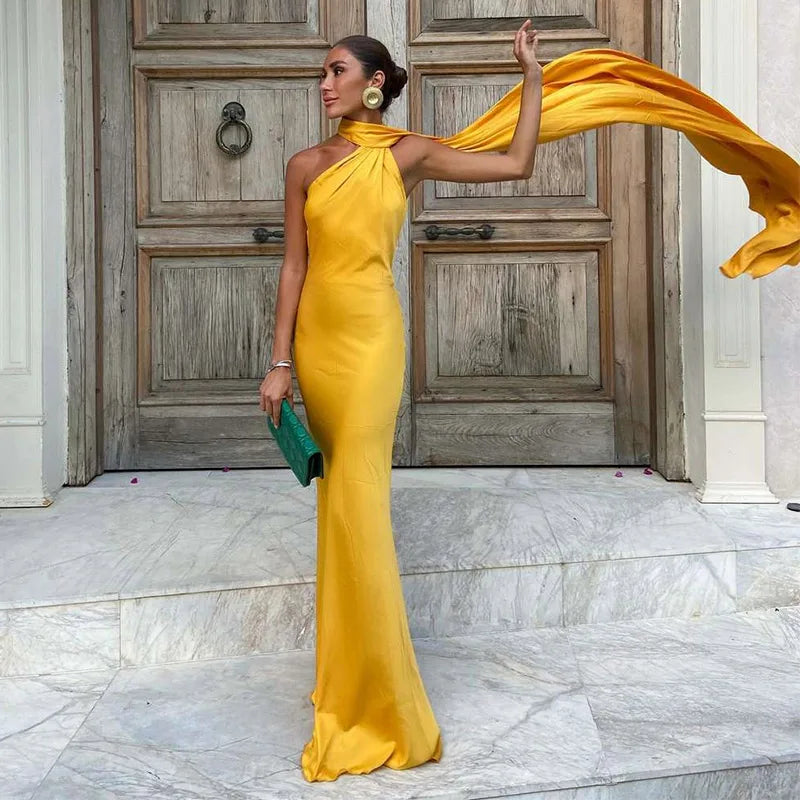 Robe Élégance Drapée – Collection Prestige