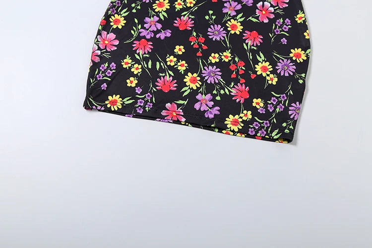 Robe Fleurie Yara – Mini robe noire imprimé floral
