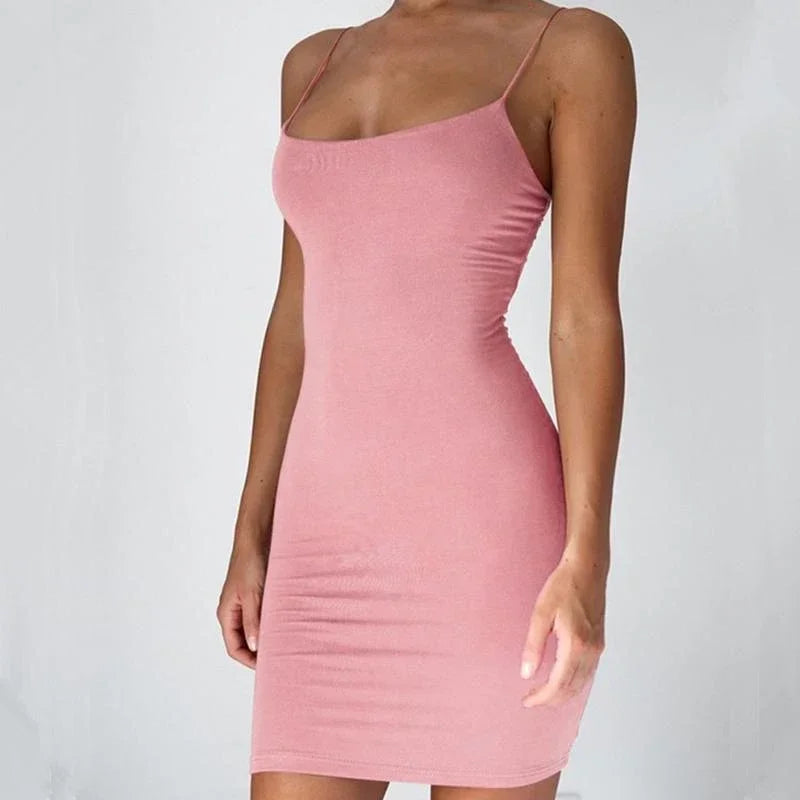 Robe Essentielle – Minimaliste & Féminine