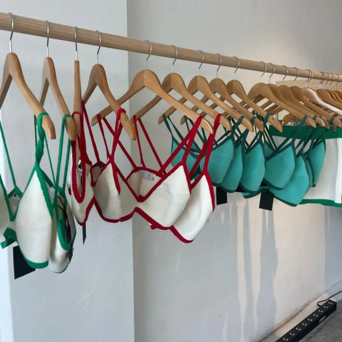 Ensemble côtelé Brazil Chic – L’allure rétro des plages de Copacabana