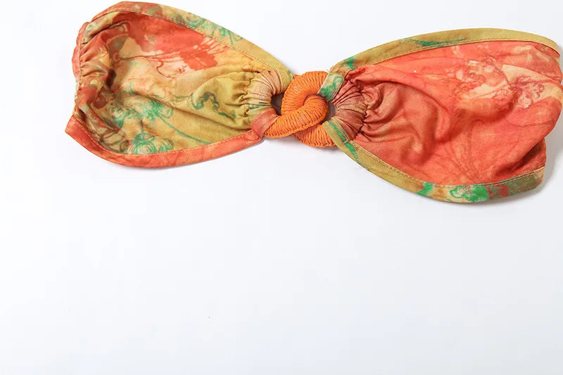 Bikini 3 pièces tropical – Haut bandeau, bas échancré & paréo assorti