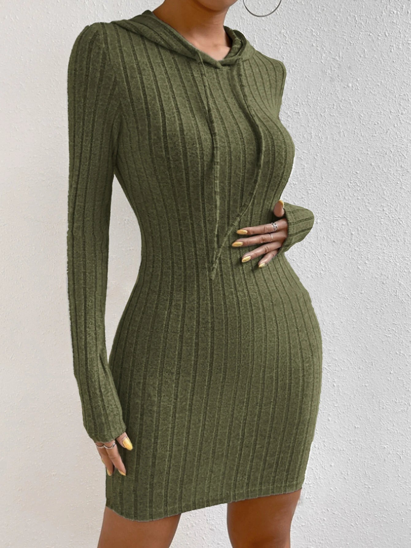 Robe Imani courte côtelée vert kaki à capuche