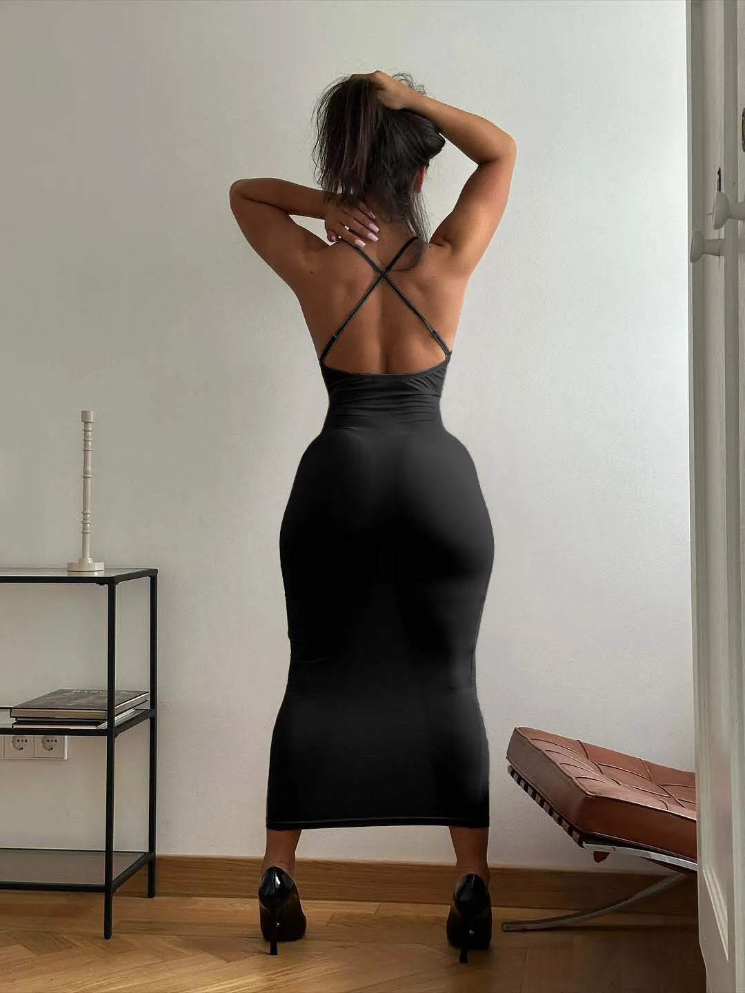 Robe Eléa midi moulante dos nu à bretelles croisées