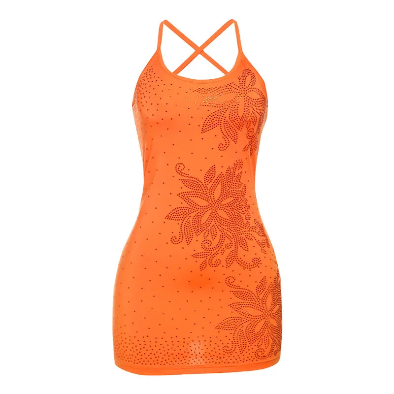 Mini robe Lina près du corps avec décolleté et dos ouvert