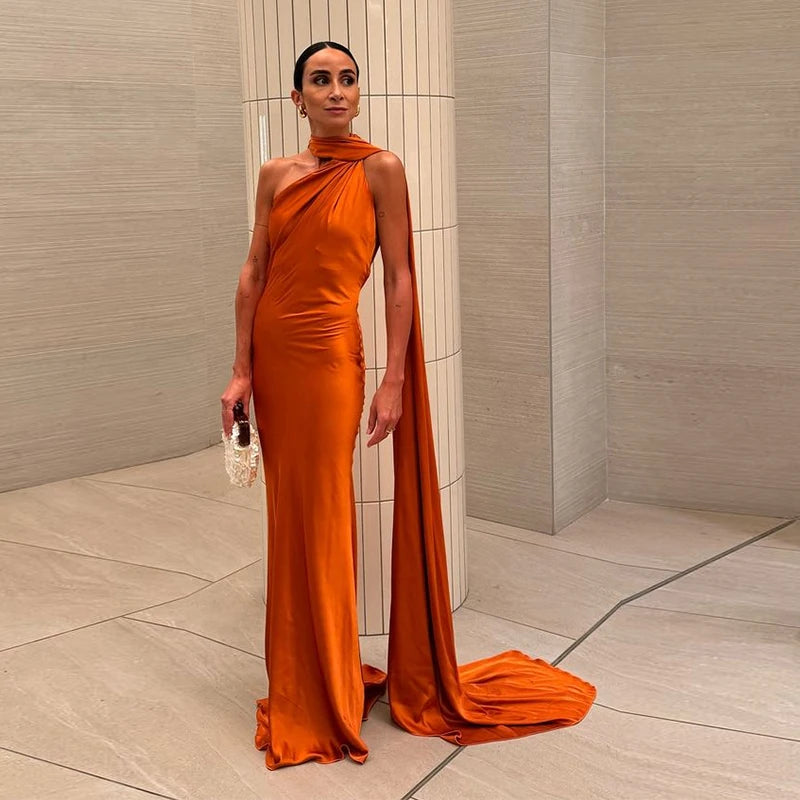 Robe Élégance Drapée – Collection Prestige