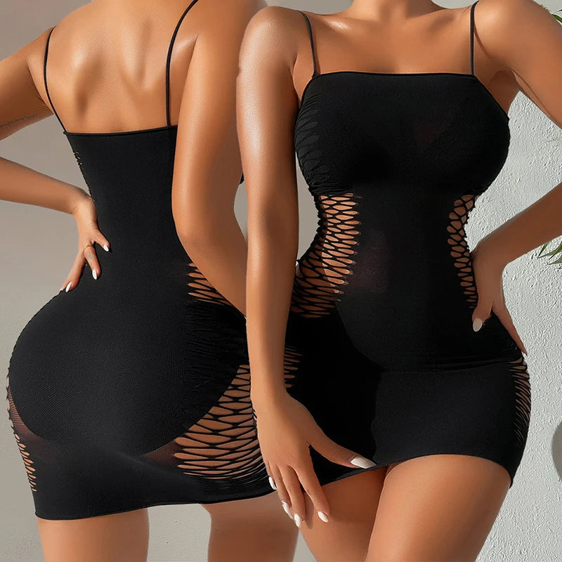 Robe Naya – Mini robe noire ajourée