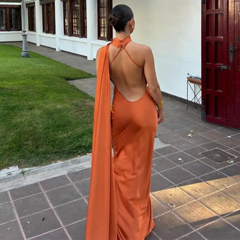 Robe Élégance Drapée – Collection Prestige