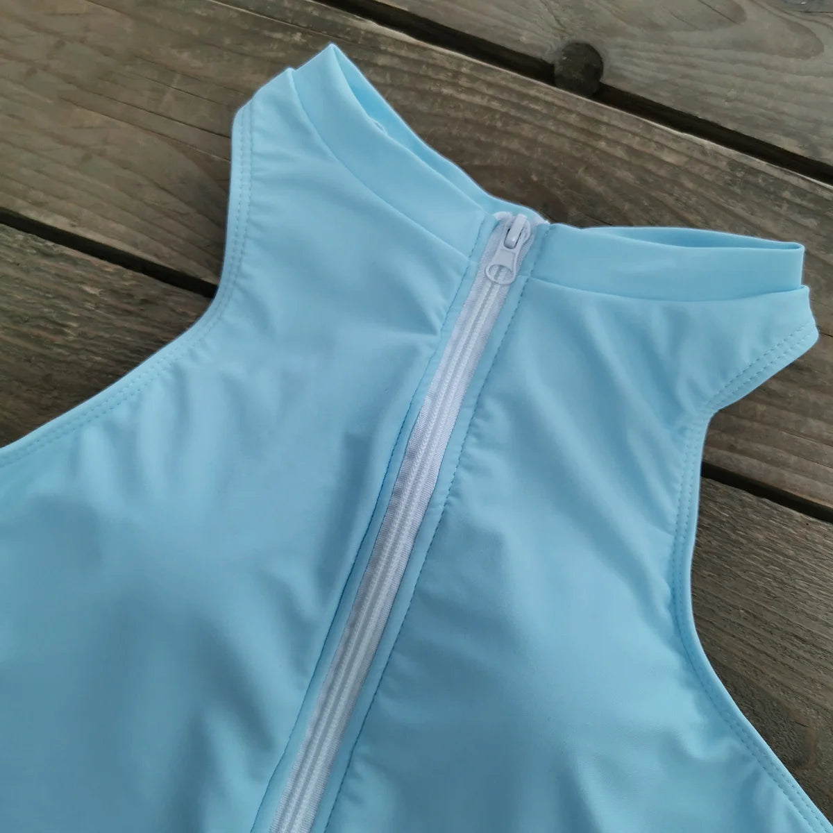 Maillot de bain une pièce femme zippé – Col montant | Élégance & maintien
