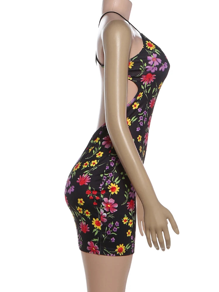 Robe Fleurie Yara – Mini robe noire imprimé floral