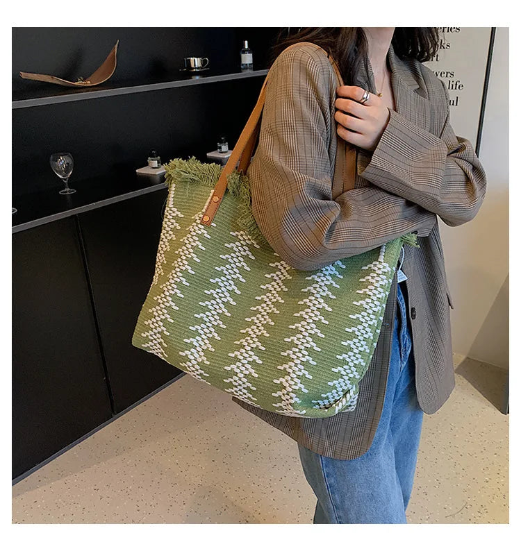 Sac de plage Isalina vert tissé, grand format estival West Indies Fashion
